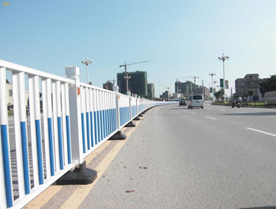 市政道路護(hù)欄 - 河北振興金源絲網(wǎng)集團(tuán)有限公司圖片4