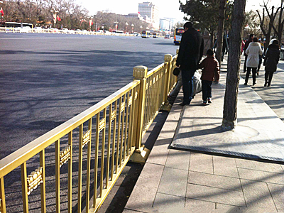 新型道路護欄 - 河北振興金源絲網(wǎng)集團有限公司圖片2